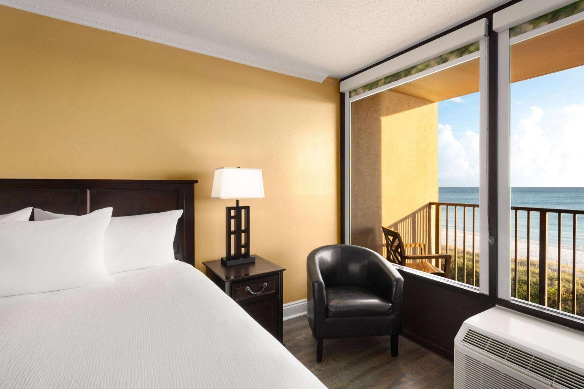 Wyndham Garden Fort Walton Beach Destin מראה חיצוני תמונה