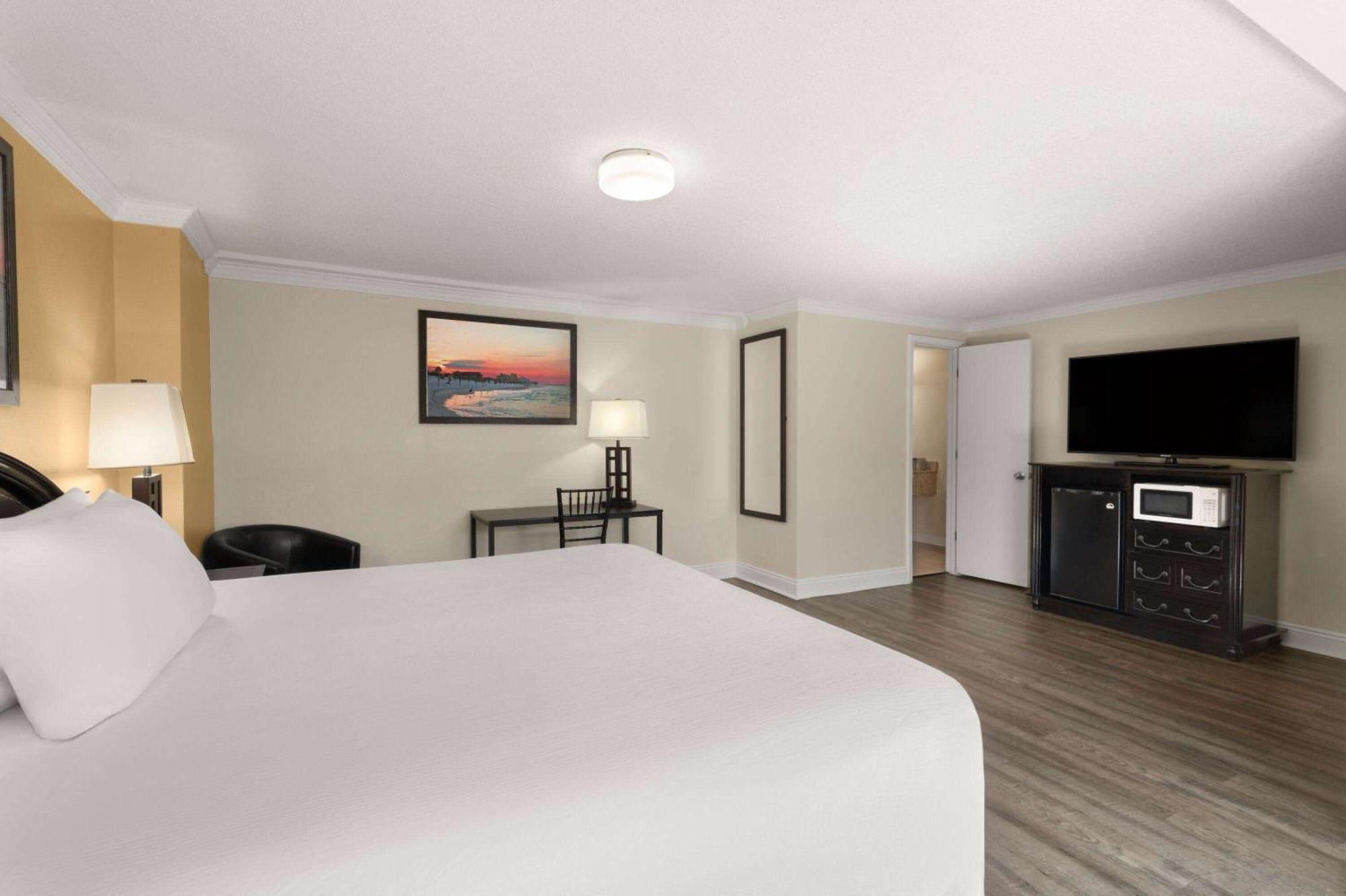 Wyndham Garden Fort Walton Beach Destin מראה חיצוני תמונה