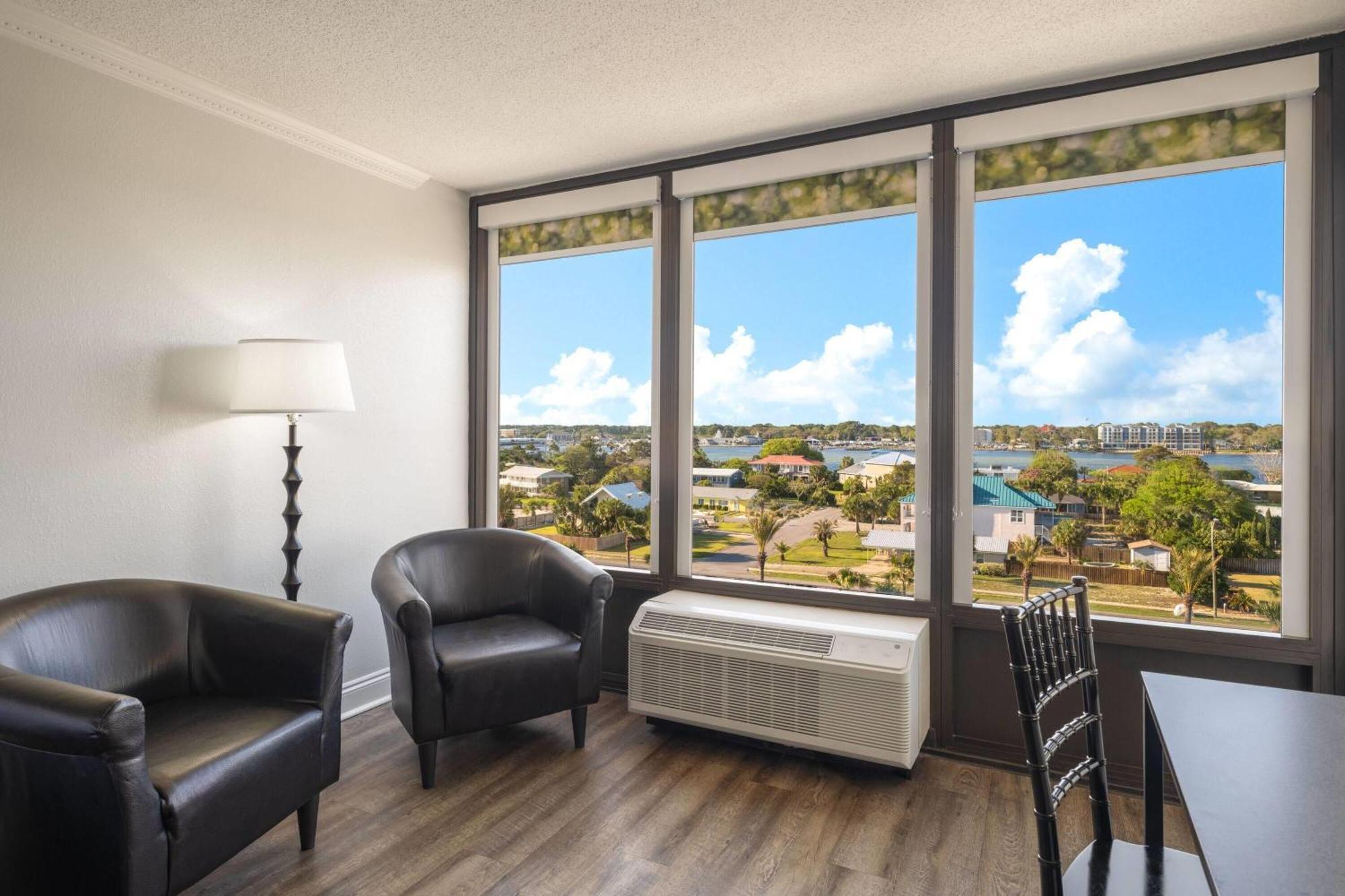 Wyndham Garden Fort Walton Beach Destin מראה חיצוני תמונה