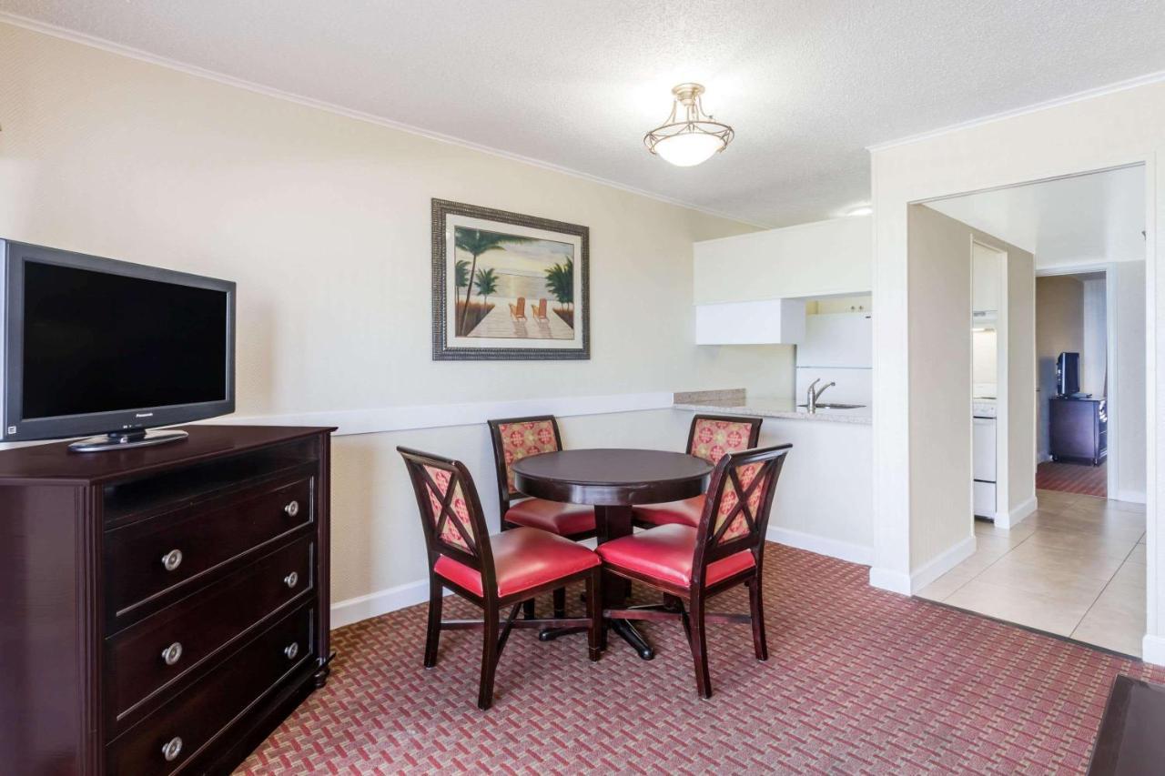Wyndham Garden Fort Walton Beach Destin מראה חיצוני תמונה